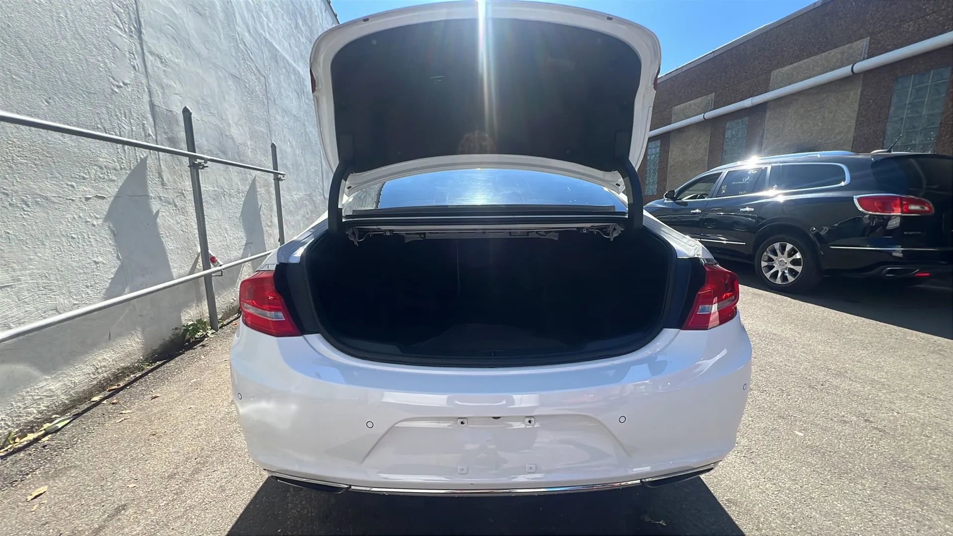 Used 2017 Buick LaCrosse Preferred image 10