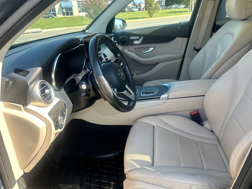 Used 2021 Mercedes-Benz GLC 300 4MATIC image 6