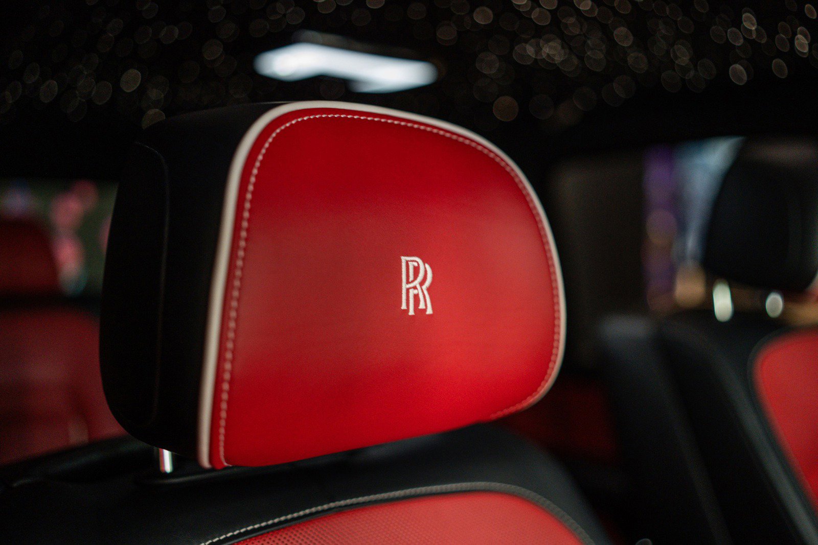 Used 2022 Rolls-Royce Cullinan Black Badge image 14