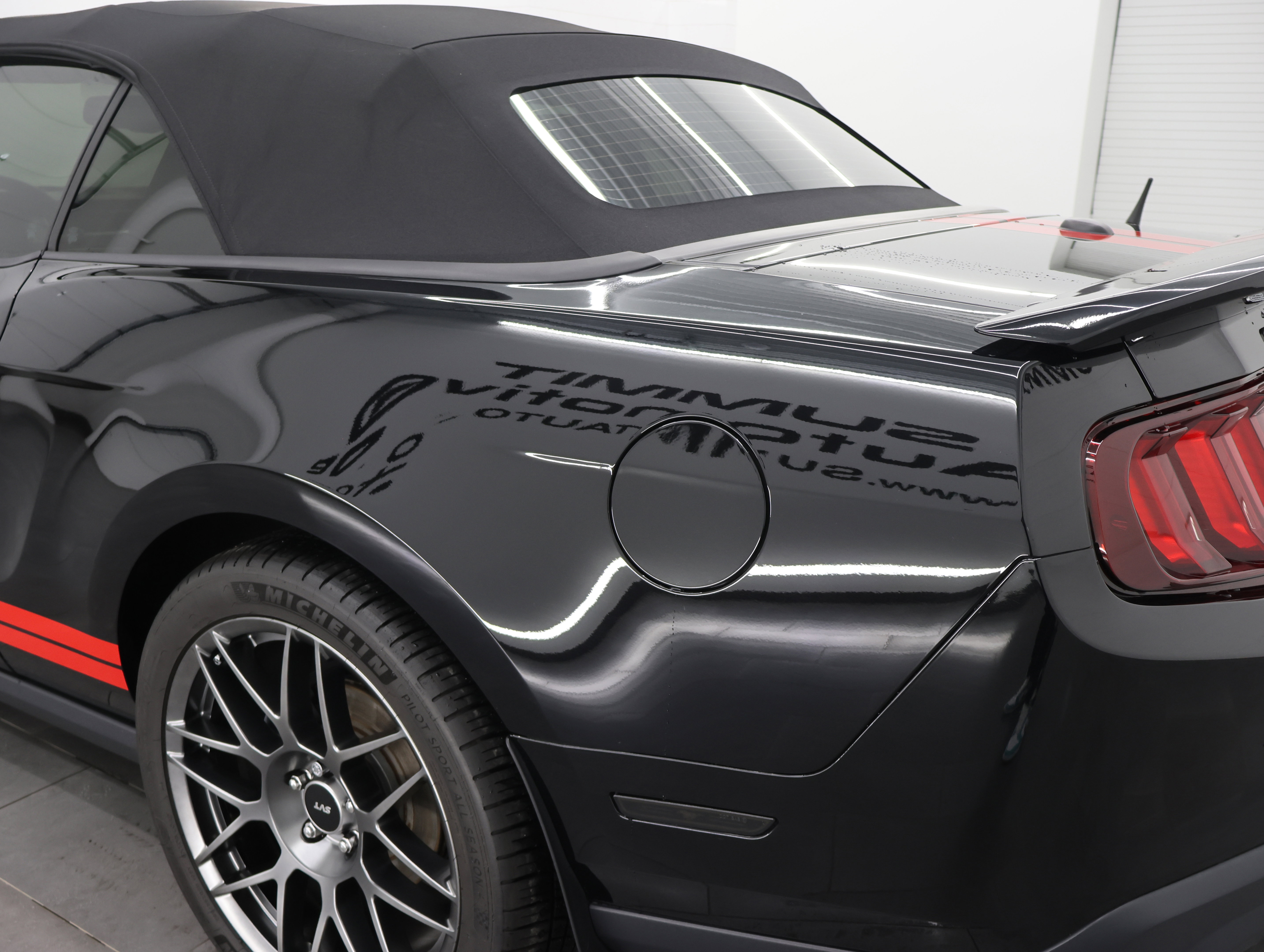 Used 2011 Ford Mustang Shelby GT500 w/ SVT Performance Pkg RWD image 34