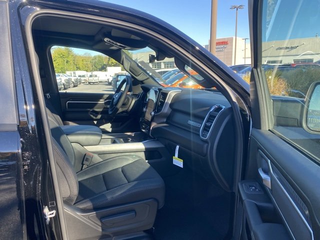 New 2026 RAM 1500 4x4 Crew Cab image 29