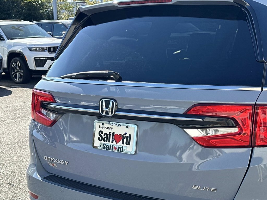 Used 2023 Honda Odyssey Elite image 6