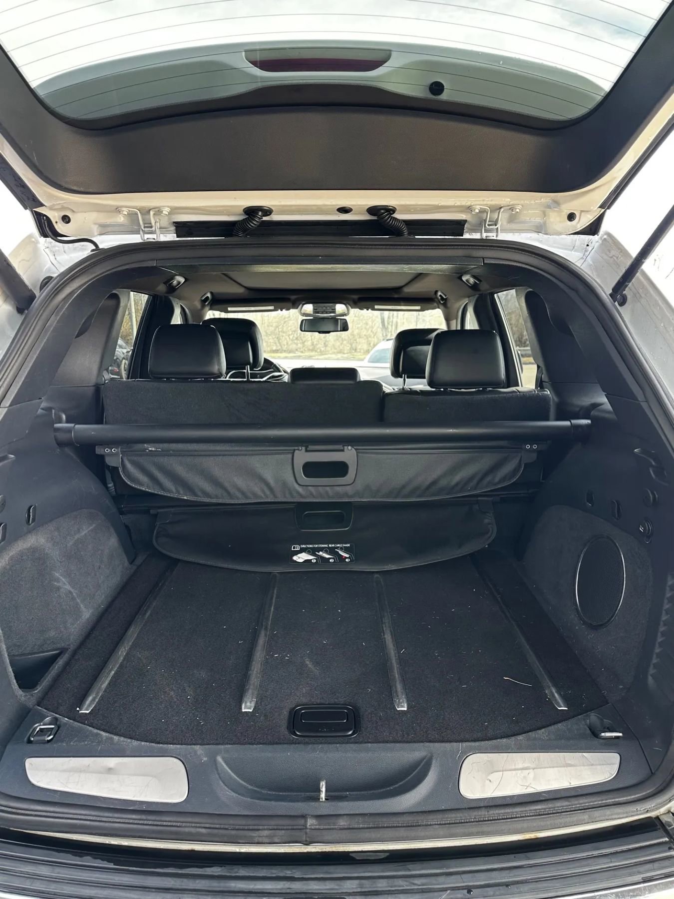Used 2015 Jeep Grand Cherokee Overland image 12