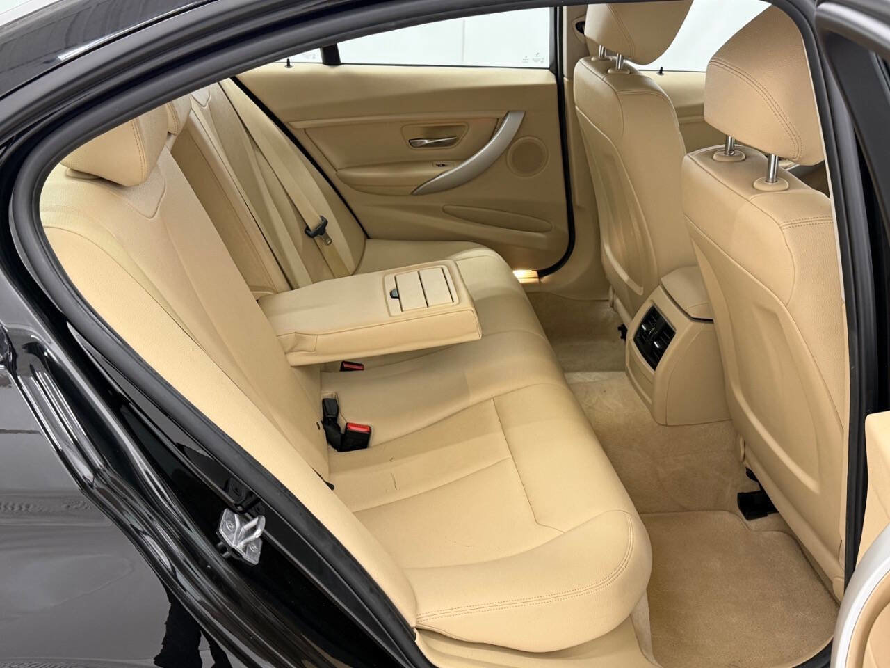 Used 2016 BMW 320i Sedan image 14