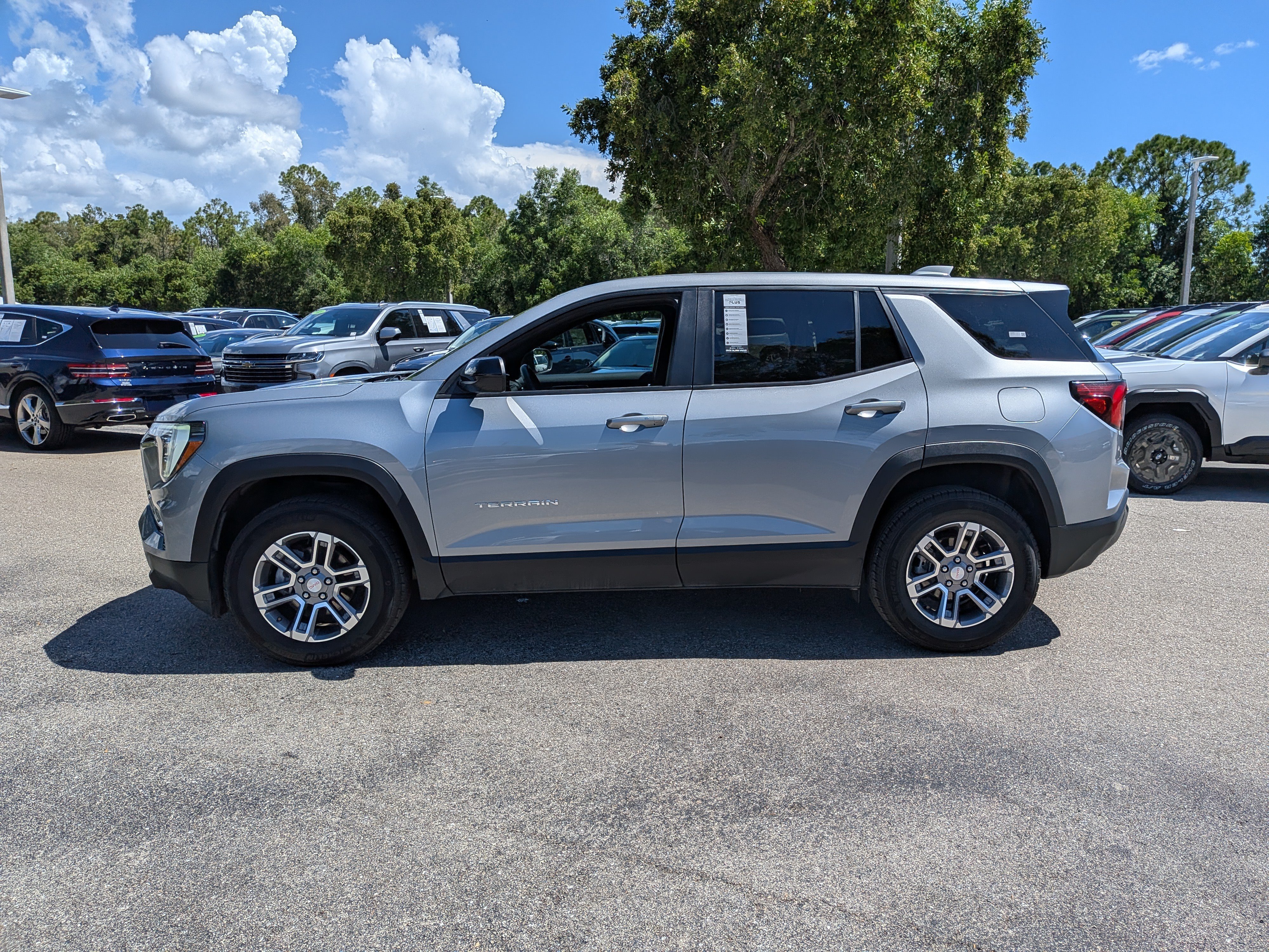 Used 2025 GMC Terrain Elevation FWD image 7