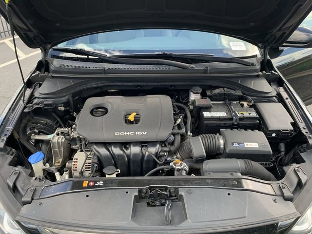 Used 2017 Hyundai Elantra SE FWD image 16