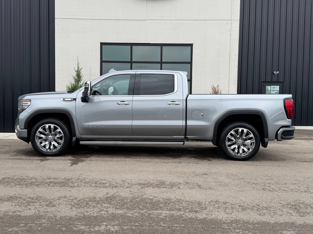 Used 2023 GMC Sierra 1500 Denali w/ Denali Reserve Package AWD/4WD image 2