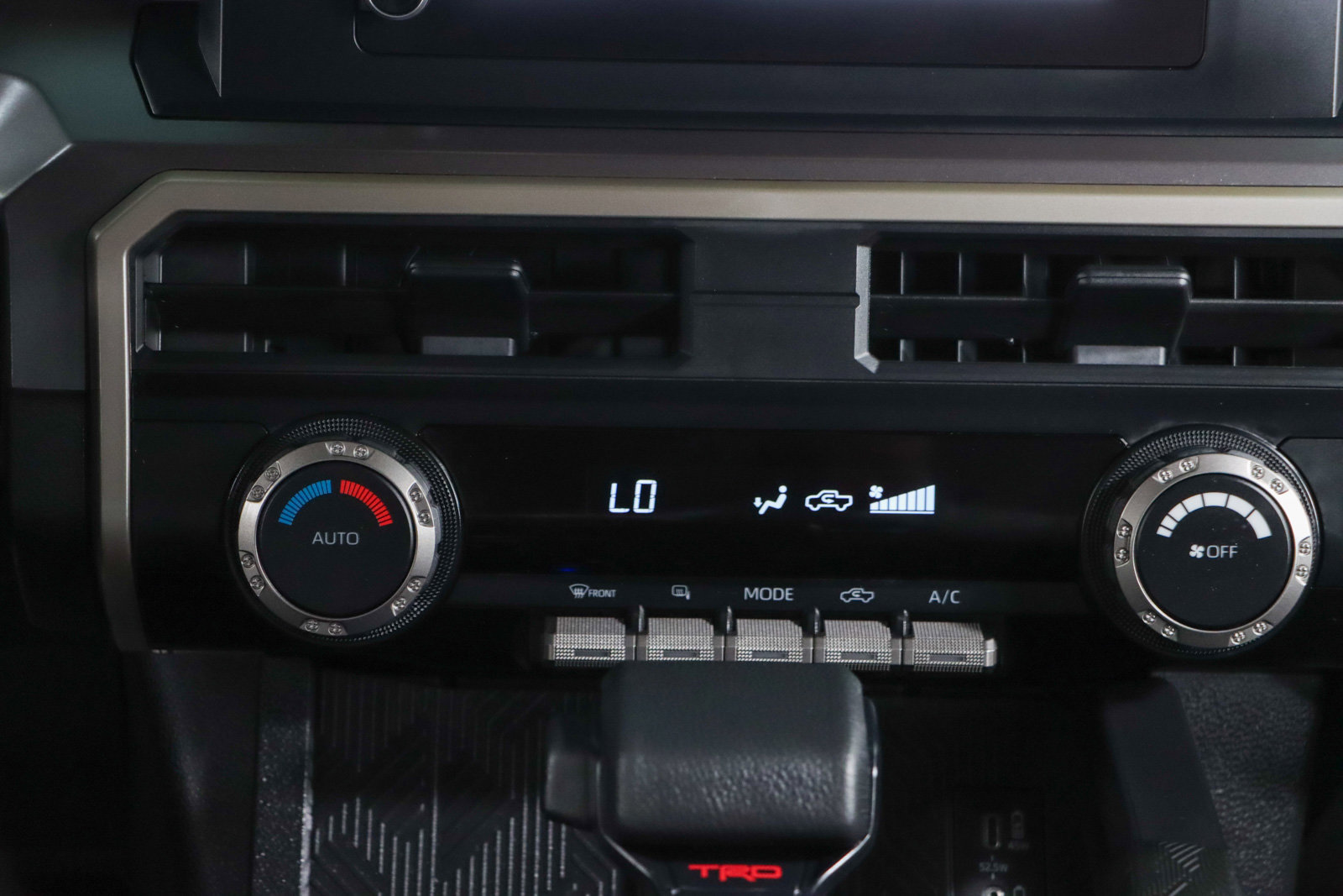 Used 2024 Toyota Tacoma TRD Off-Road AWD/4WD image 21