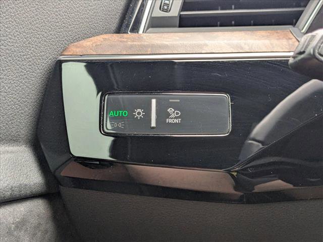 Used 2019 Audi e-tron Prestige w/ Prestige Package image 12