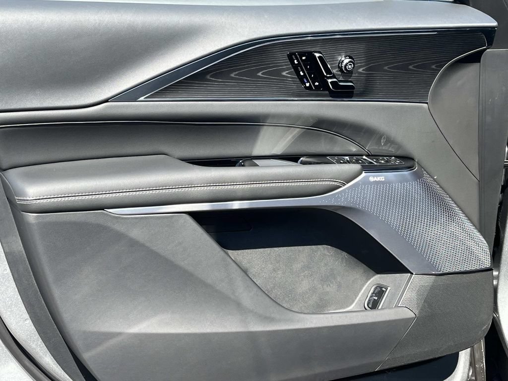 New 2026 Cadillac Lyriq Premium Luxury AWD/4WD image 22