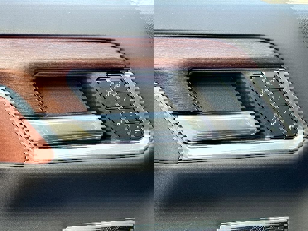 Used 2024 GMC Sierra 1500 Denali Ultimate image 13