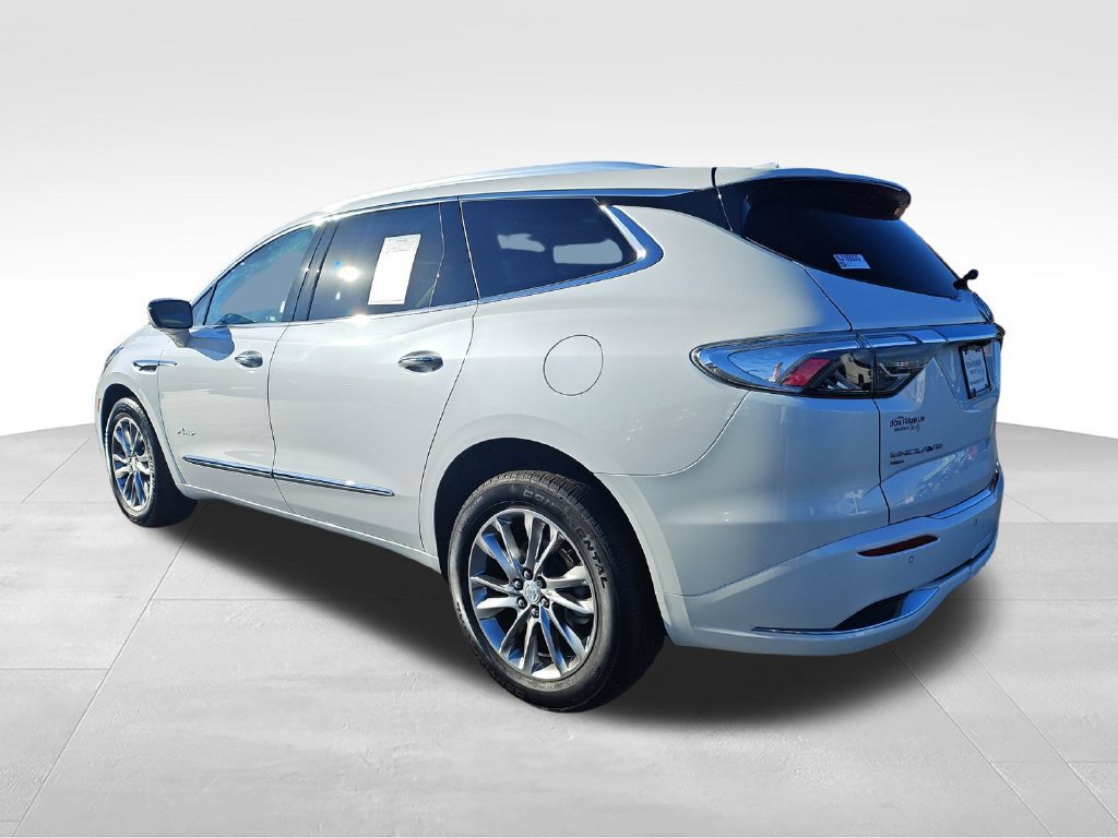 Used 2022 Buick Enclave Avenir w/ Avenir Technology Package AWD/4WD image 3