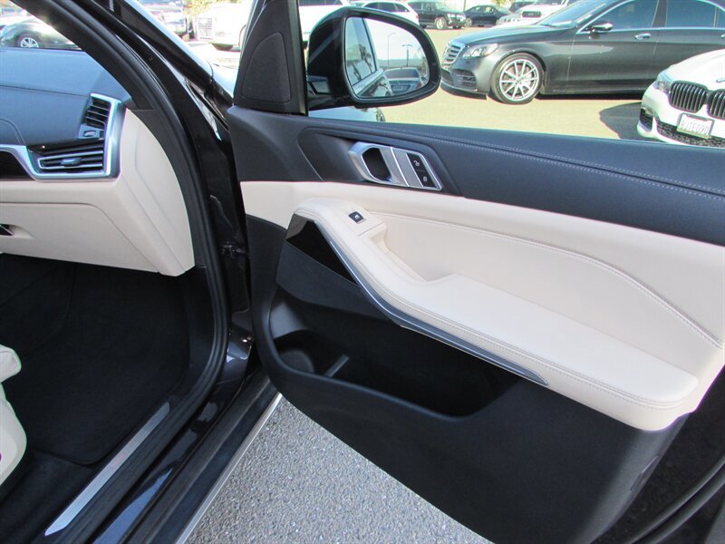 Used 2020 BMW X5 xDrive40i w/ Premium Package AWD/4WD image 38