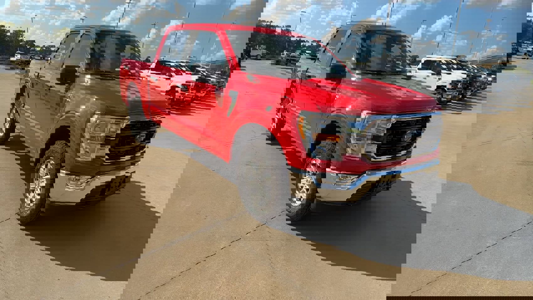 Used 2022 Ford F150 XLT image 3