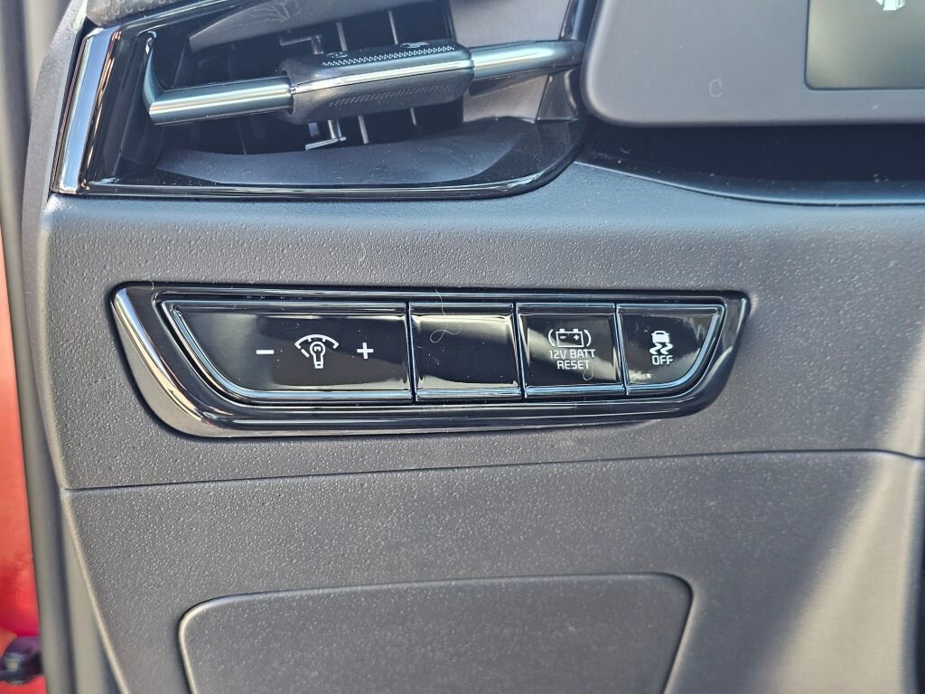 New 2026 Kia Niro LX FWD image 32
