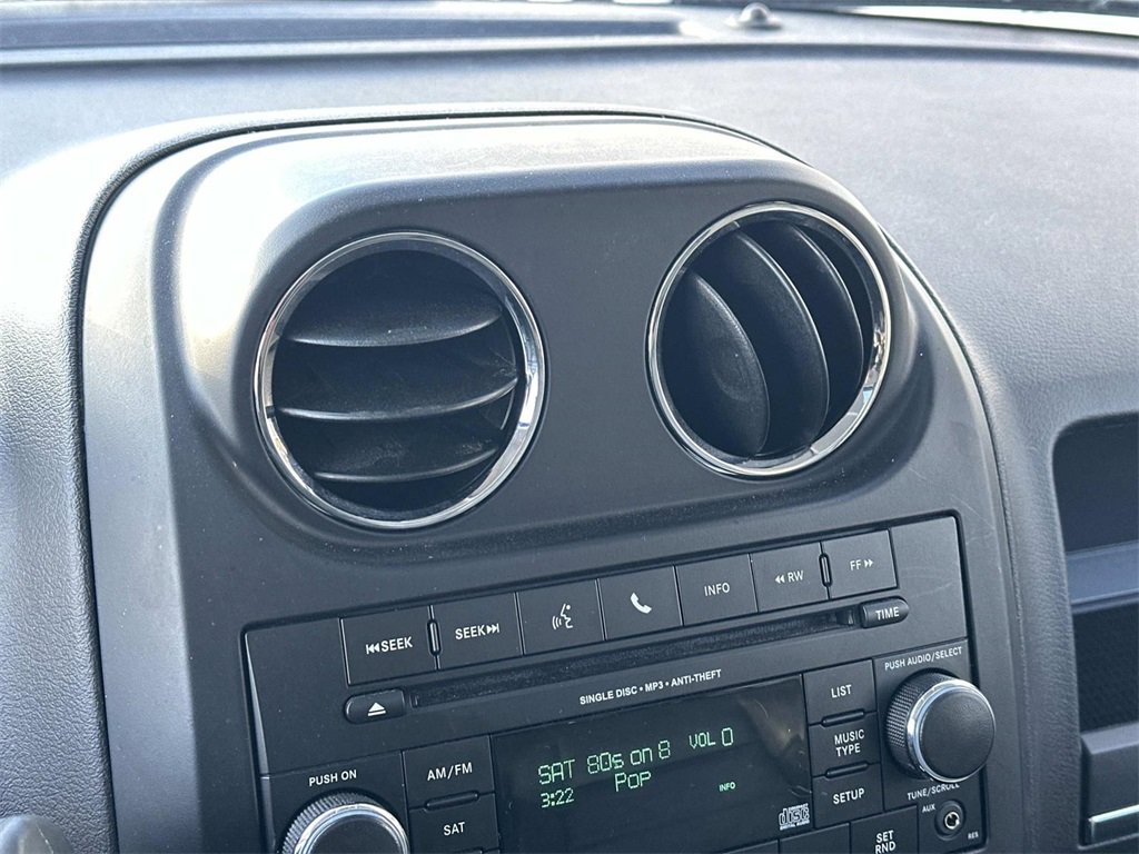 Used 2016 Jeep Patriot High Altitude image 27