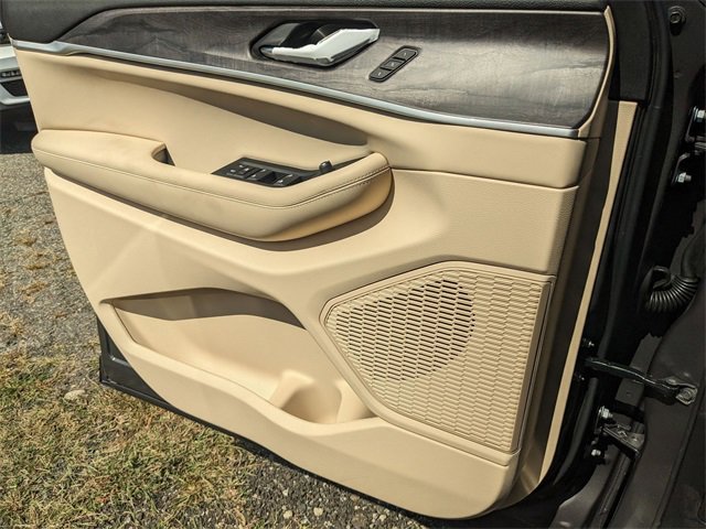 New 2025 Jeep Grand Cherokee Limited image 19