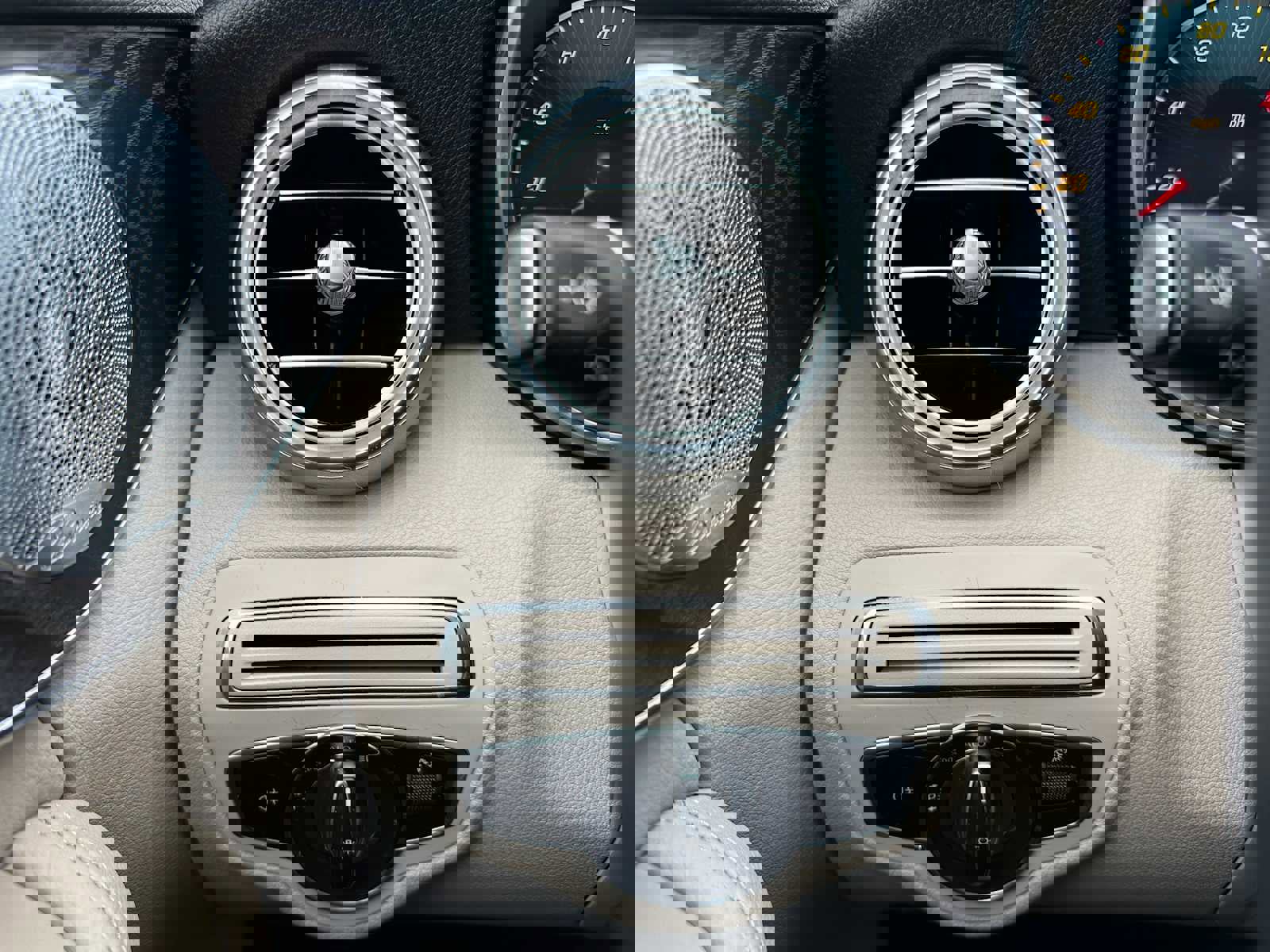 Used 2021 Mercedes-Benz C 300 4MATIC Sedan image 32