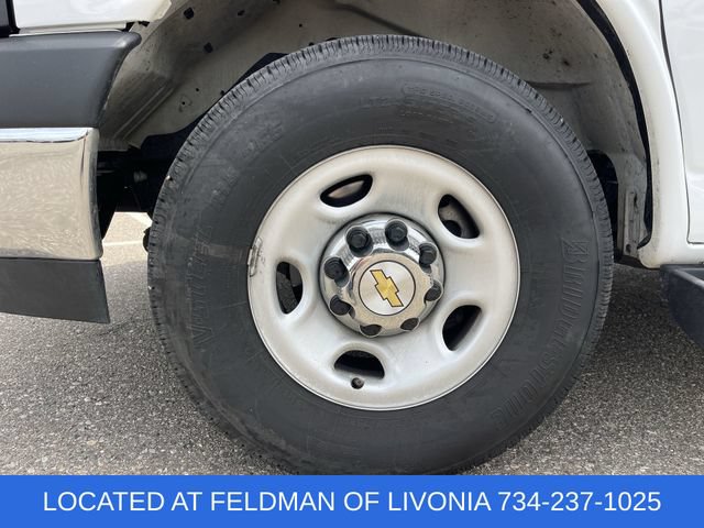 Used 2025 Chevrolet Express 3500 LT w/ LT Preferred Equipment Group RWD image 29