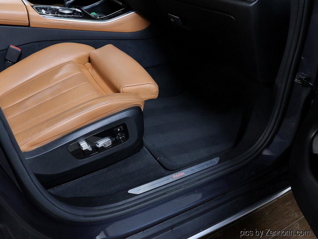 Used 2019 BMW X5 xDrive50i w/ Off-Road Package image 40