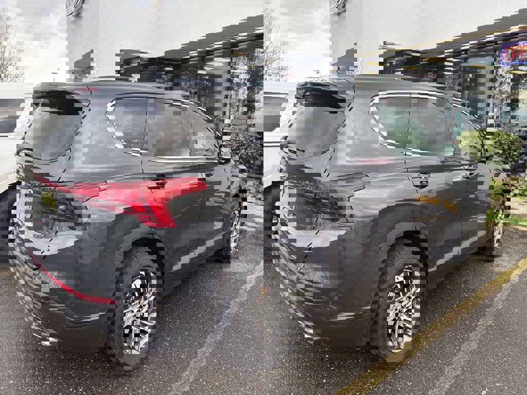 Used 2022 Hyundai Santa Fe SE w/ Cargo Package image 5