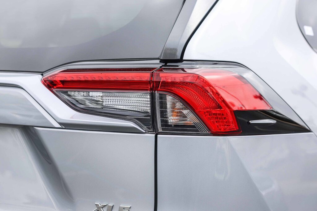 Certified 2025 Toyota RAV4 XLE FWD image 23