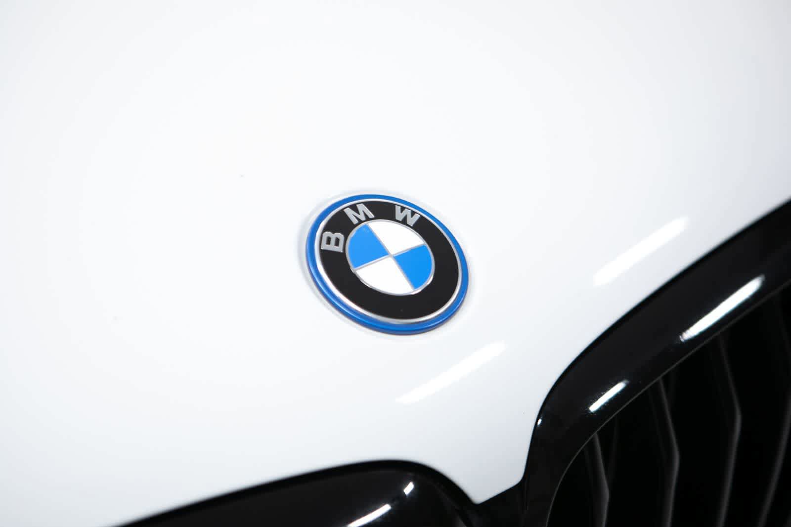 Used 2023 BMW X5 xDrive45e w/ M Sport Package AWD/4WD image 17