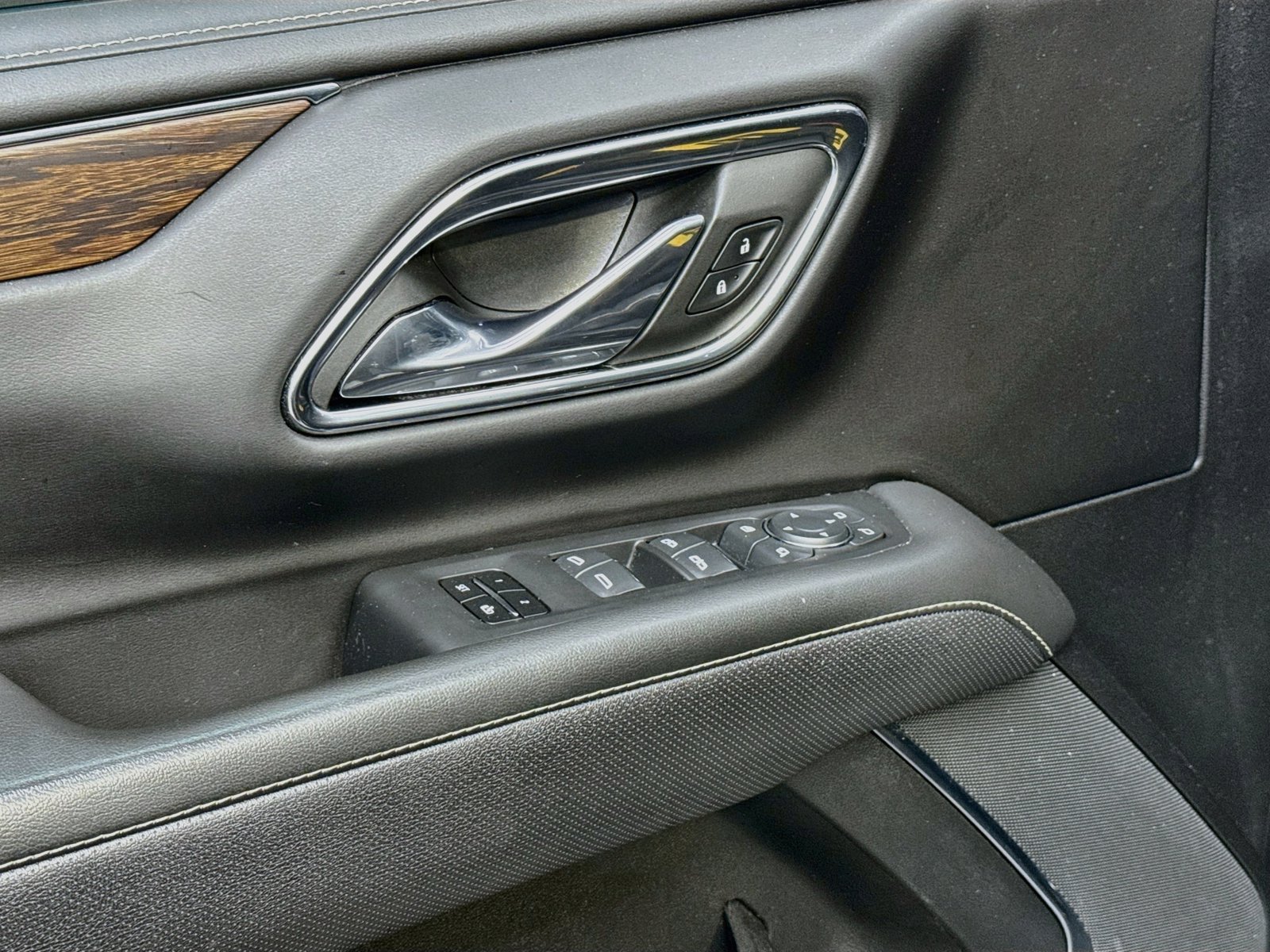 Used 2023 Chevrolet Tahoe Premier AWD/4WD image 21