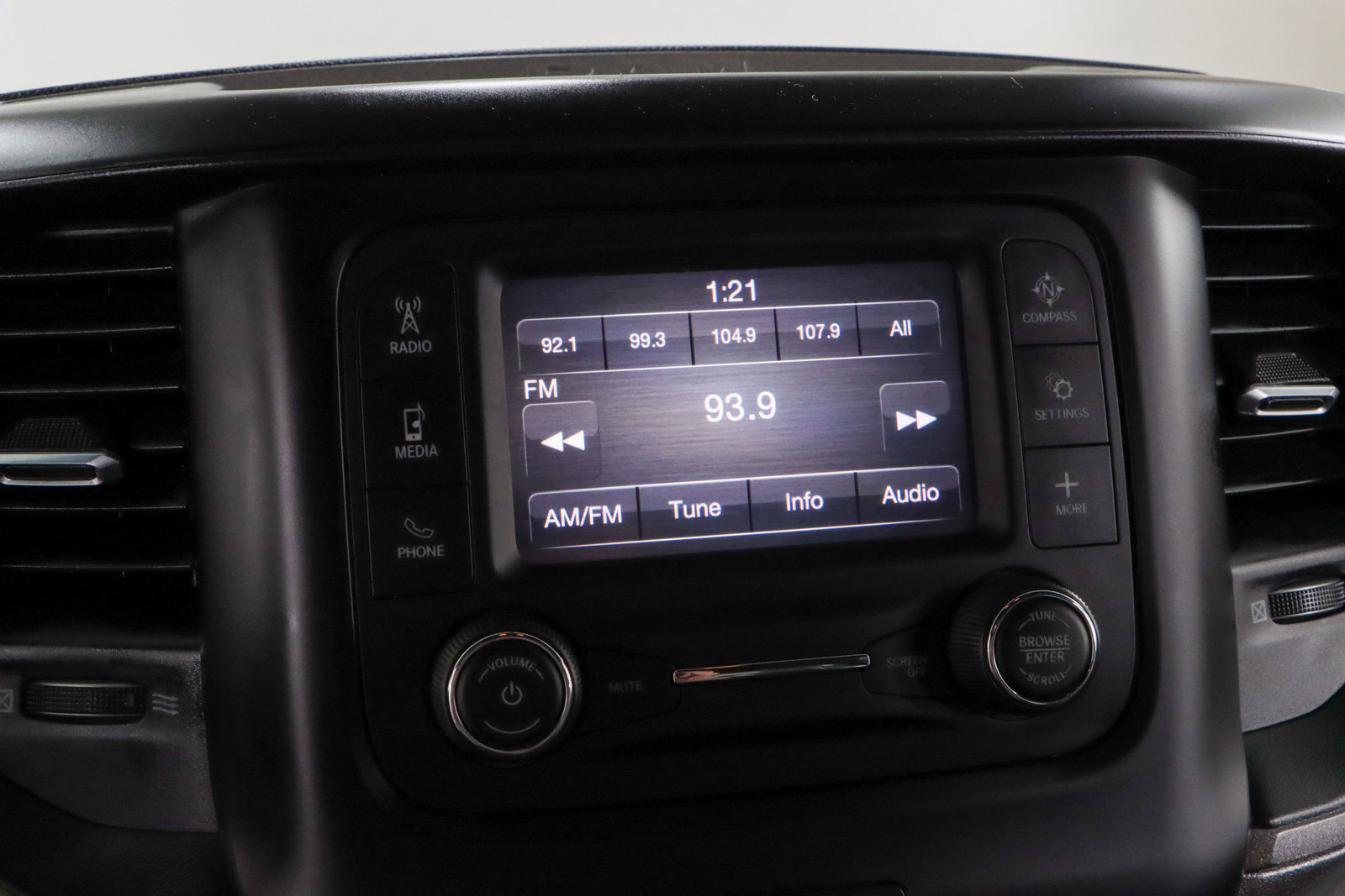 Used 2021 RAM 2500 Tradesman w/ Chrome Appearance Group image 21