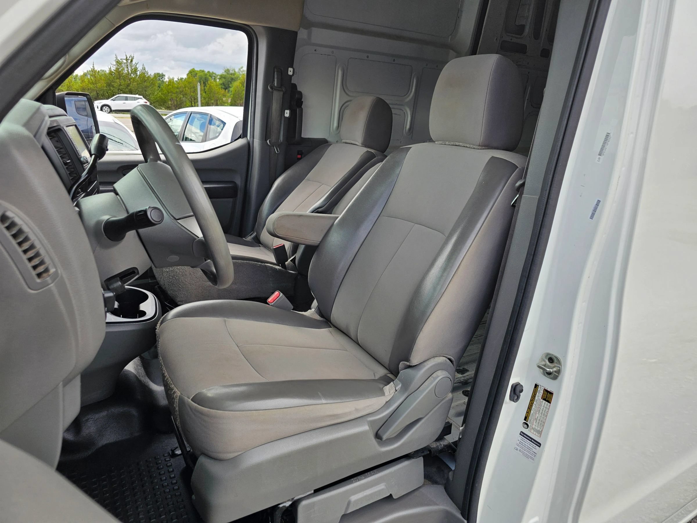 Used 2021 Nissan NV 2500 S RWD image 3