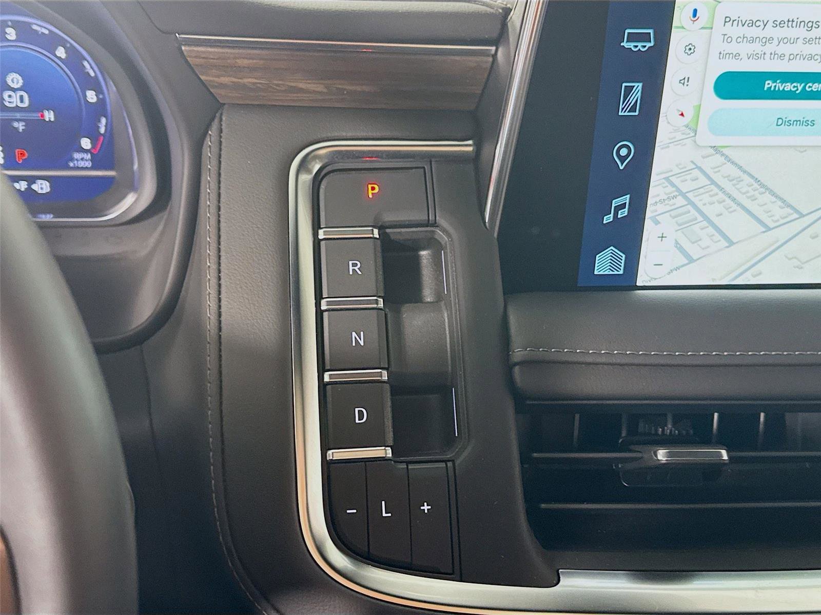 Used 2023 Chevrolet Tahoe High Country image 11