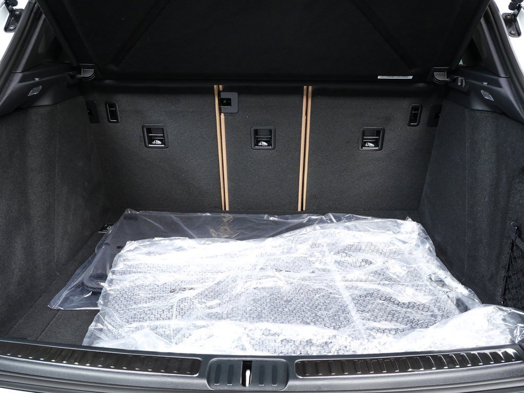 New 2026 Porsche Macan image 32