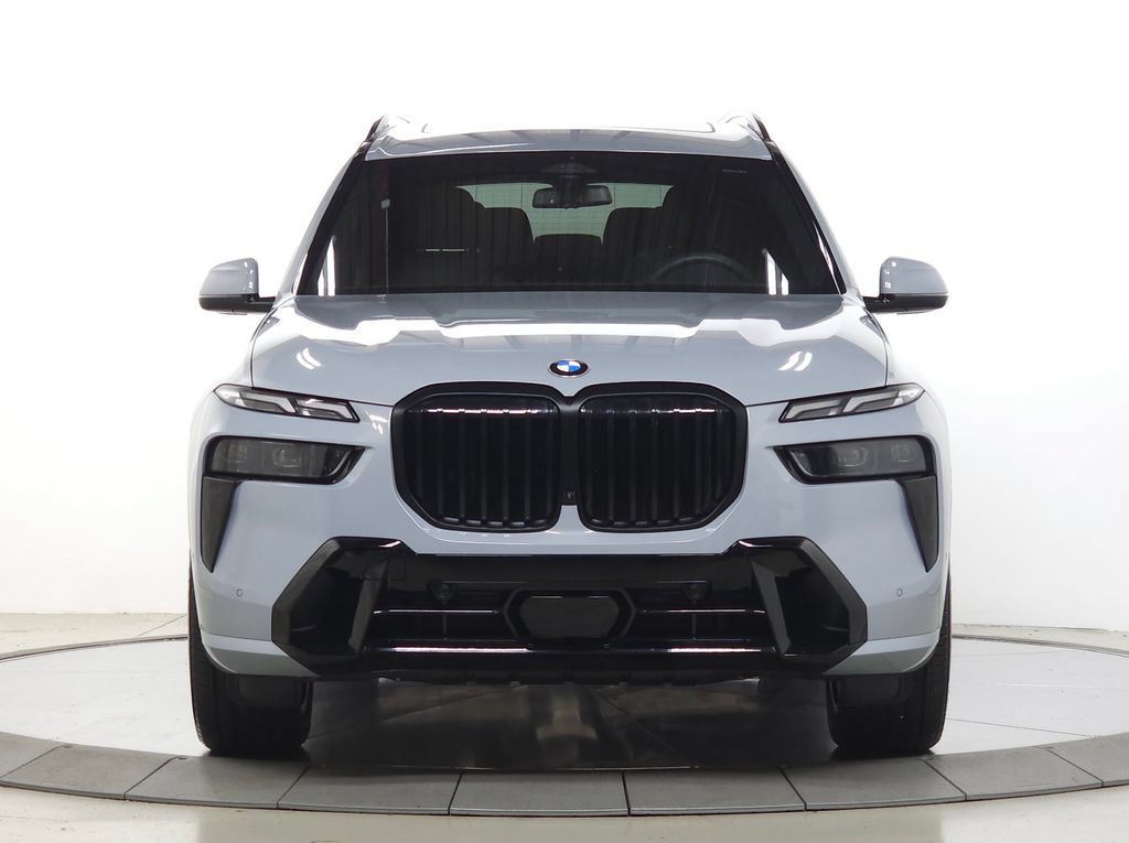 Used 2026 BMW X7 xDrive40i w/ M Sport Package AWD/4WD image 2
