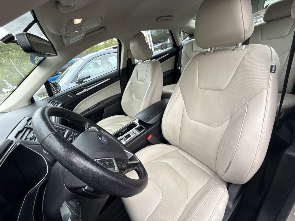 Used 2017 Ford Fusion Titanium FWD image 11