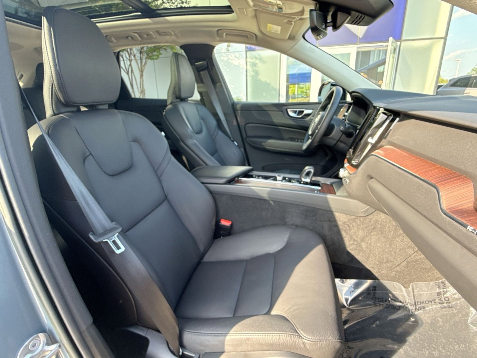 Certified 2023 Volvo XC60 B5 Plus w/ Climate Package AWD/4WD image 27