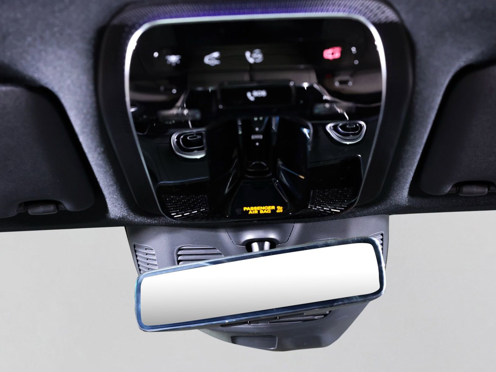 Used 2025 Mercedes-Benz GLC 300 4MATIC image 23