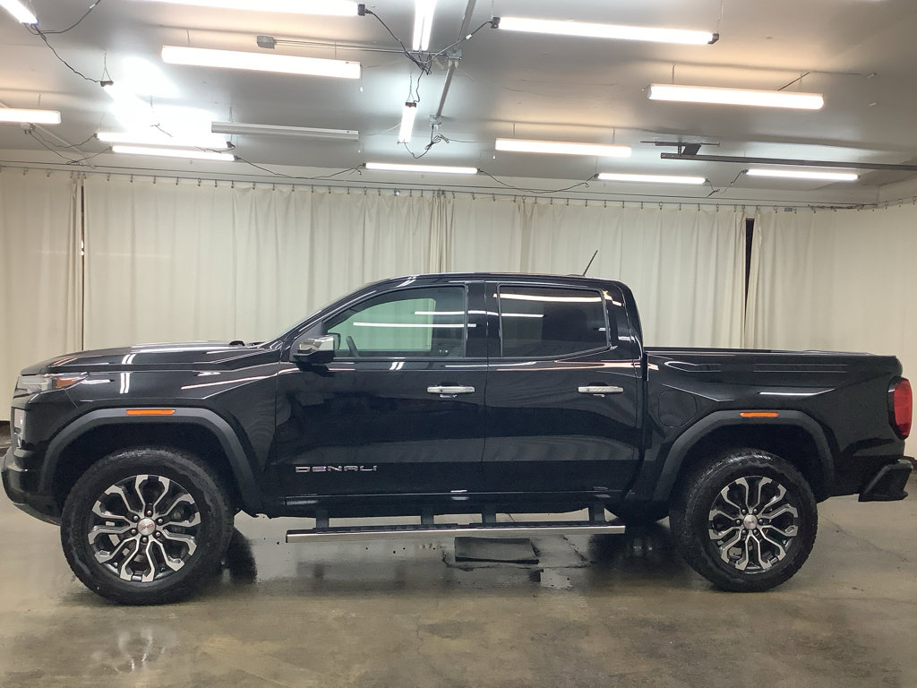 Used 2024 GMC Canyon Denali AWD/4WD image 10
