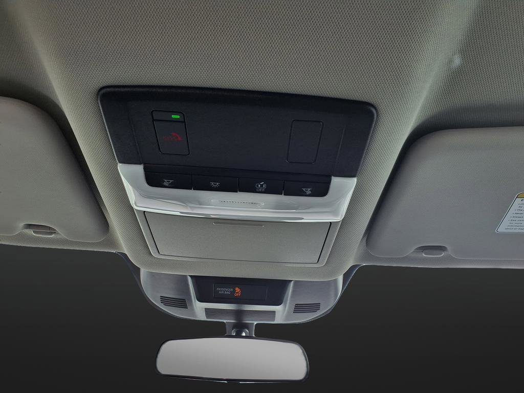 Used 2023 Nissan Rogue SV image 24