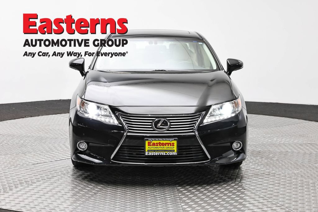 Used 2015 Lexus ES 350 w/ Luxury Package FWD image 2