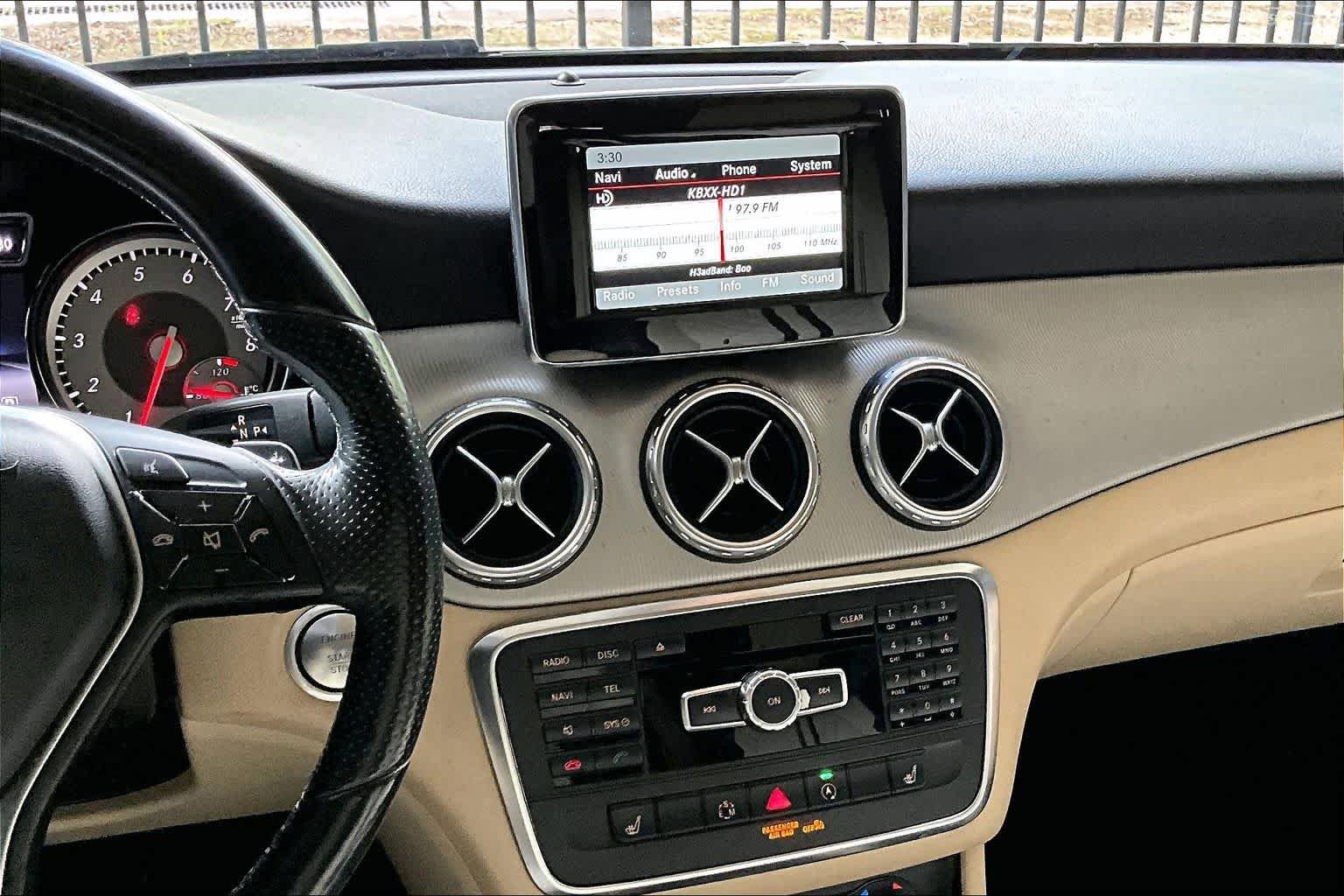 Used 2015 Mercedes-Benz GLA 250 image 6