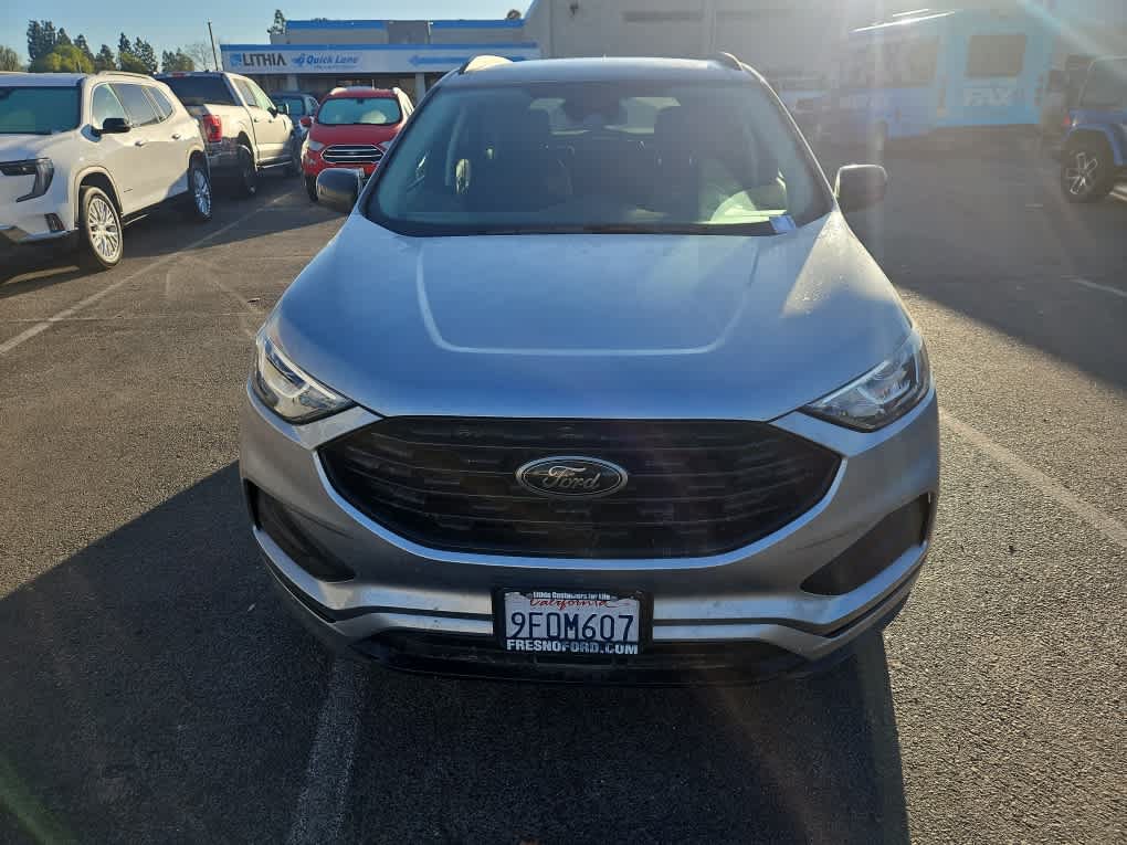 Used 2022 Ford Edge SE w/ Black Appearance Package AWD/4WD image 2