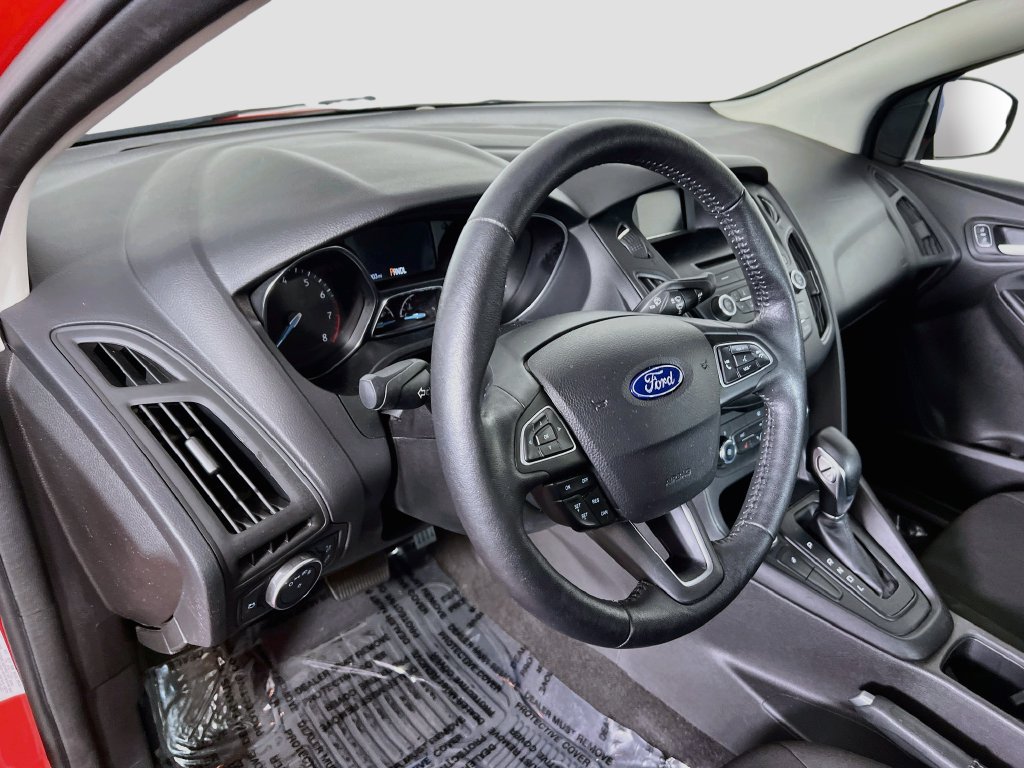 Used 2017 Ford Focus SE w/ Cold Weather Package FWD image 8