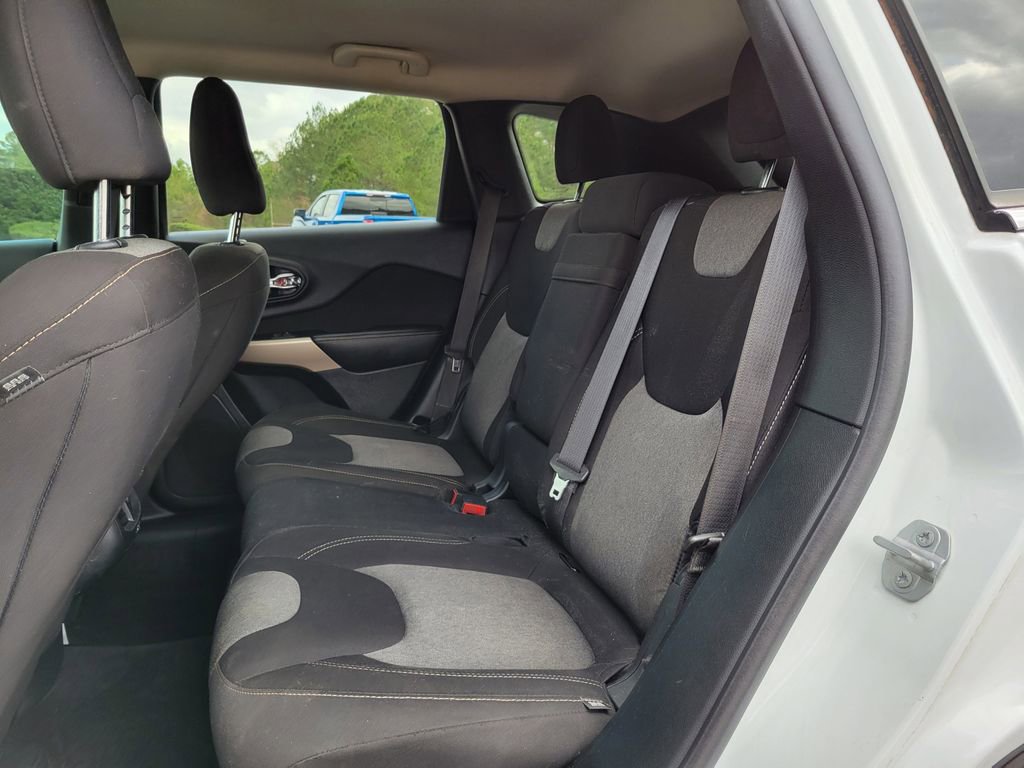 Used 2018 Jeep Cherokee Latitude image 15