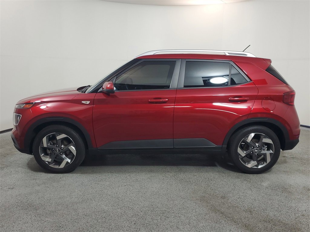 Used 2024 Hyundai Venue SEL image 5
