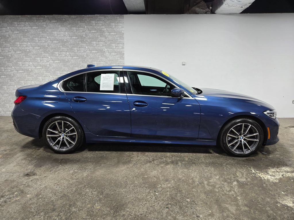 Used 2022 BMW 330i xDrive Sedan w/ Driving Assistance Package AWD/4WD image 3