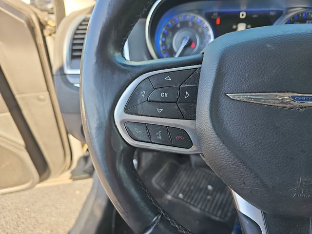 Used 2017 Chrysler 300 Limited image 12