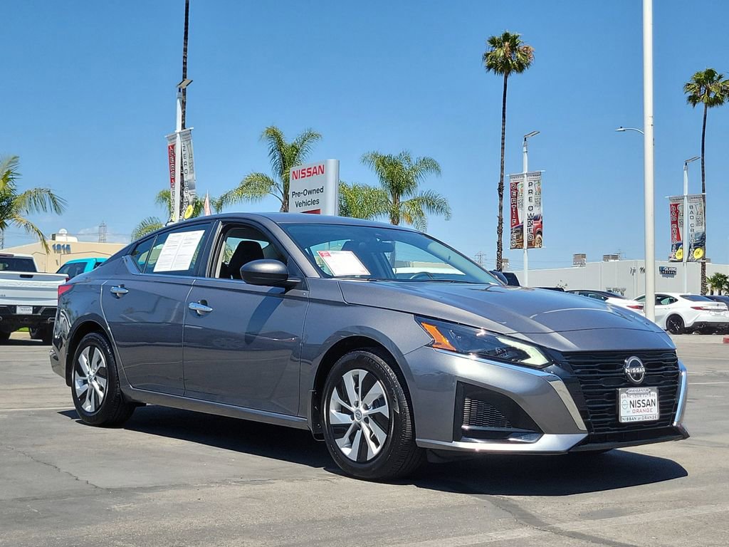 Used 2025 Nissan Altima 2.5 S FWD image 30