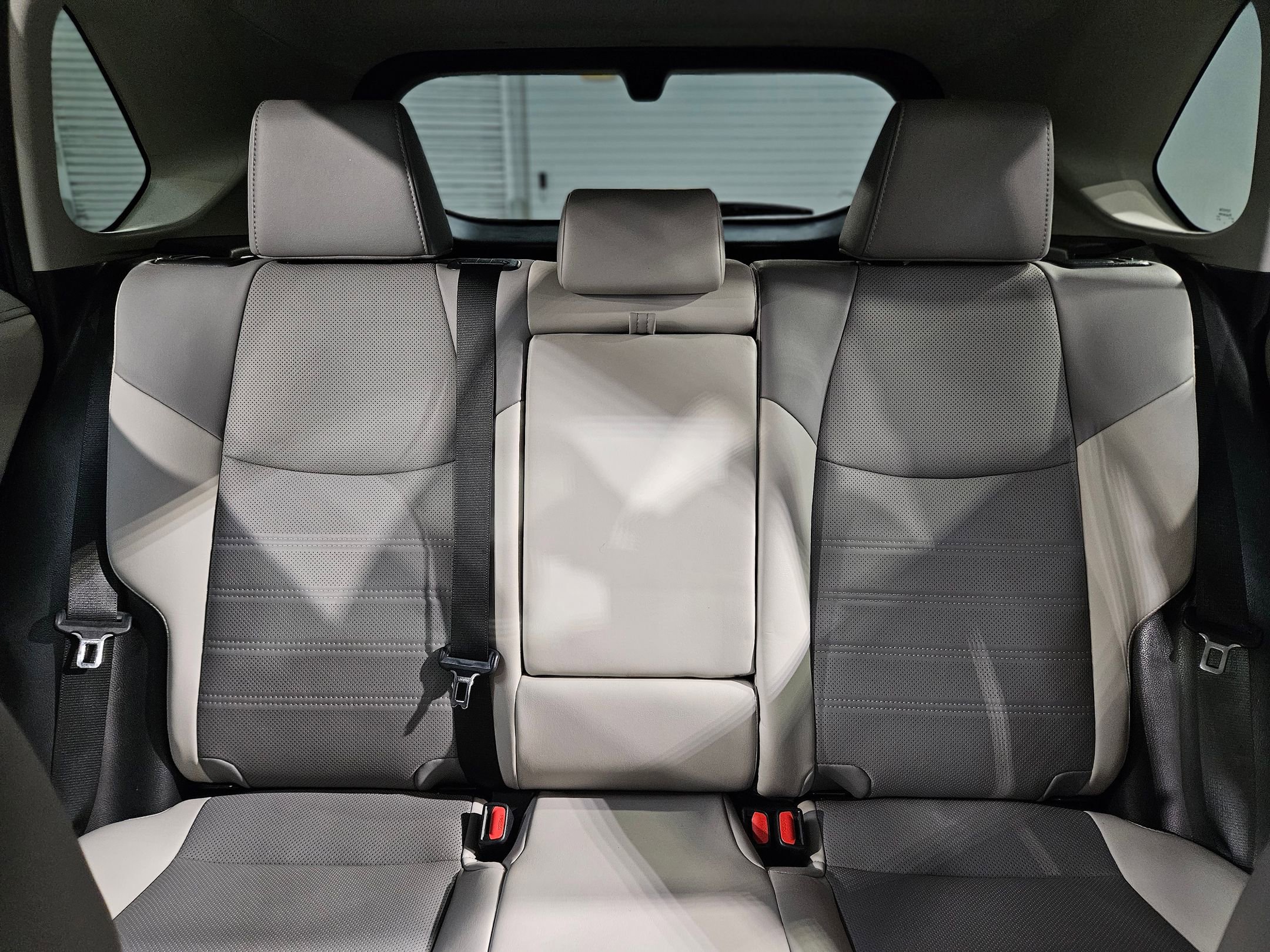 Used 2020 Toyota RAV4 Limited image 13