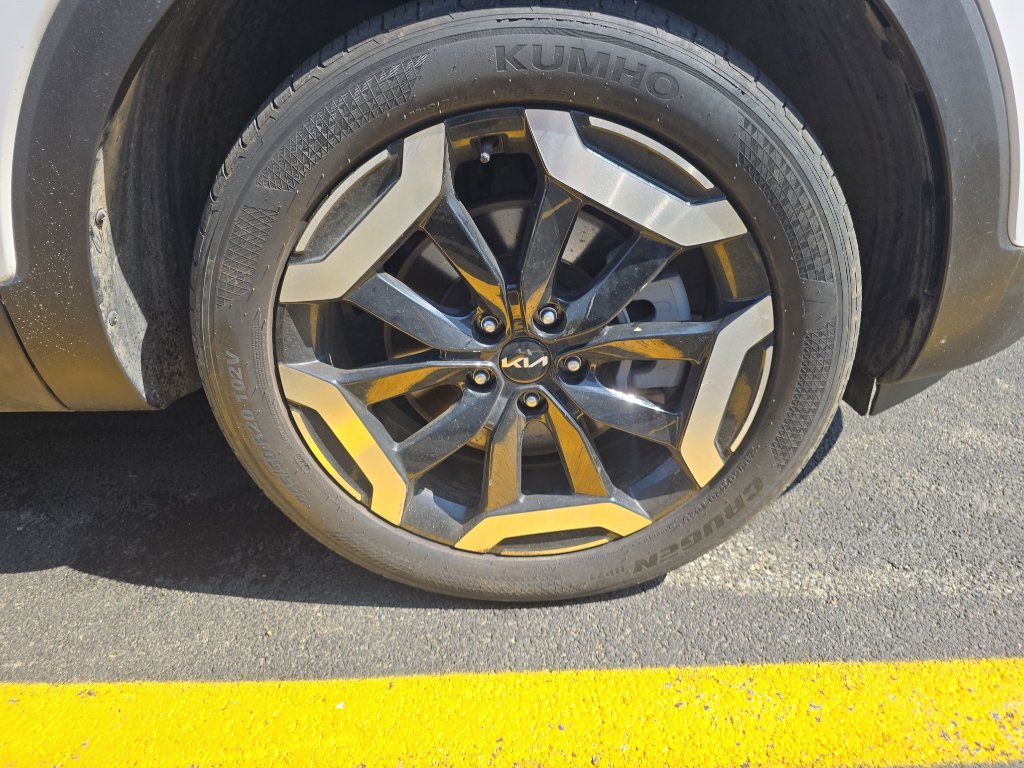 Used 2025 Kia Telluride S image 6