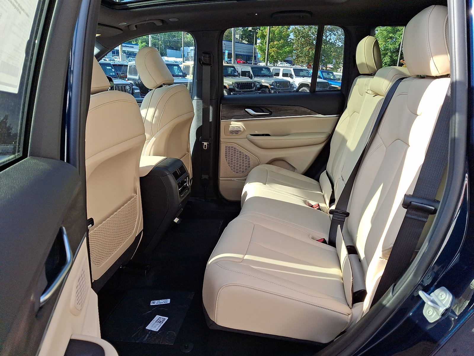 New 2027 Jeep Grand Cherokee Limited AWD/4WD image 6